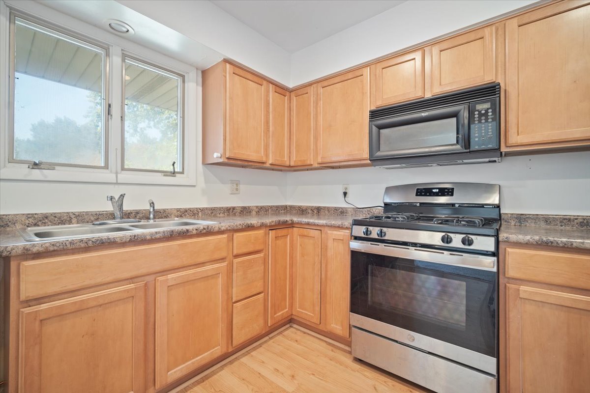 1714 Bryan Street Normal, IL 61761 - Photo 10 of 28 Gallery Image 10