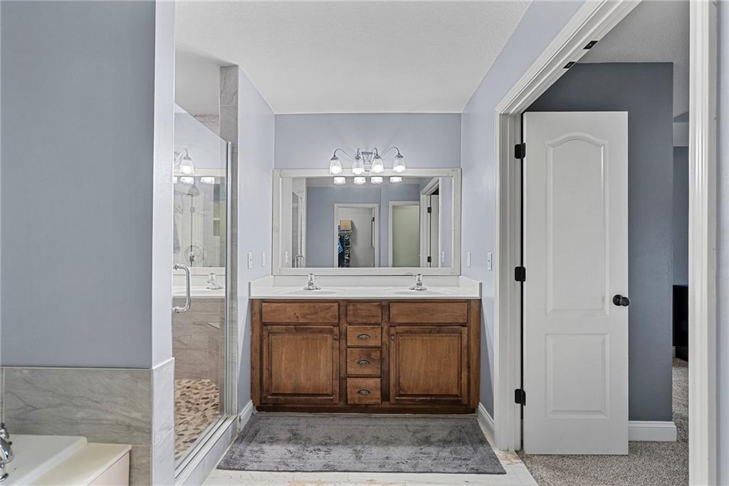 2213 Southwest Chase Drive Lee's Summit, MO 64082 - Photo 23 of 40