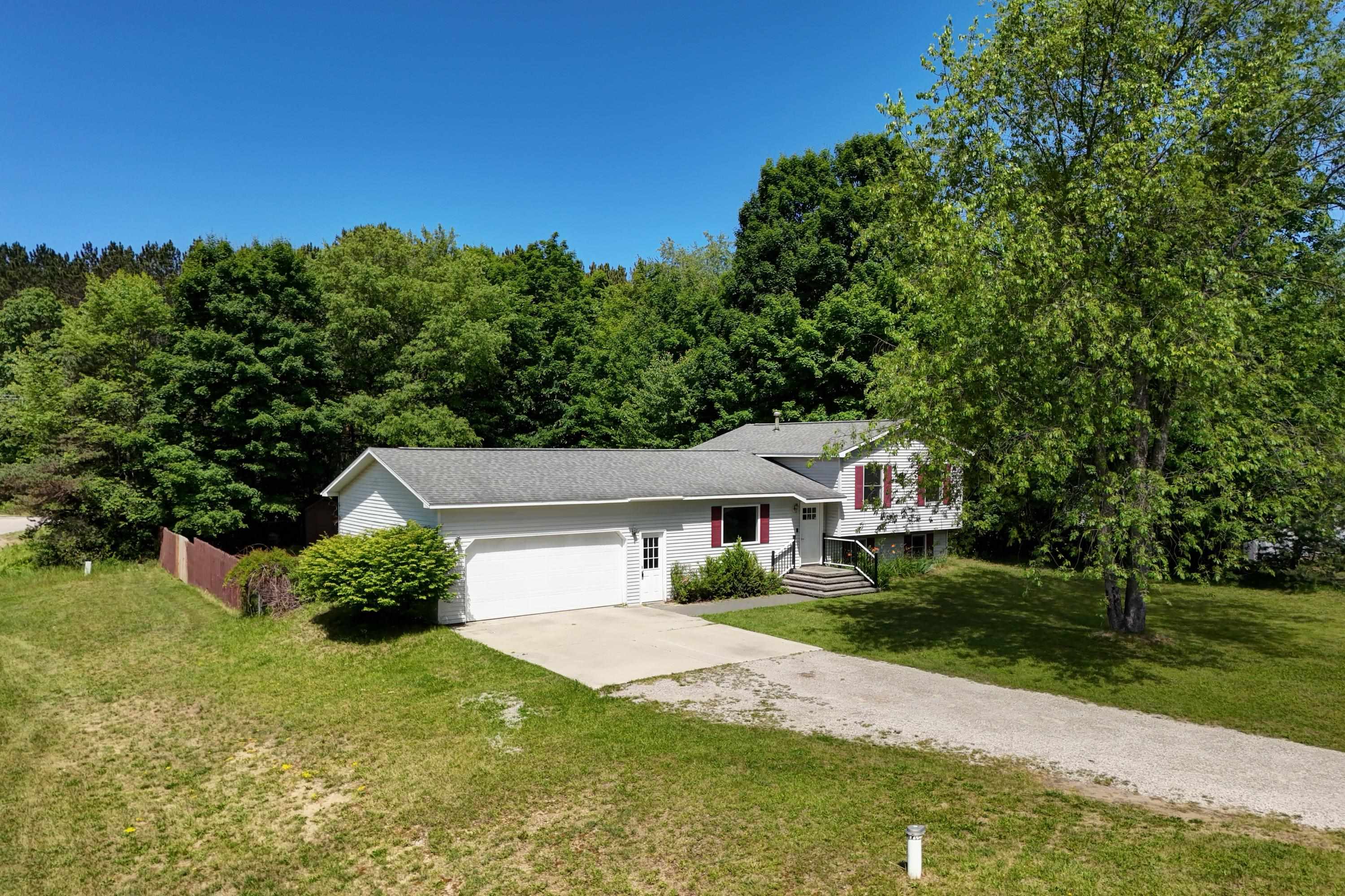 2575 Reily Court Traverse City, MI 49685 - Photo 25 of 37
