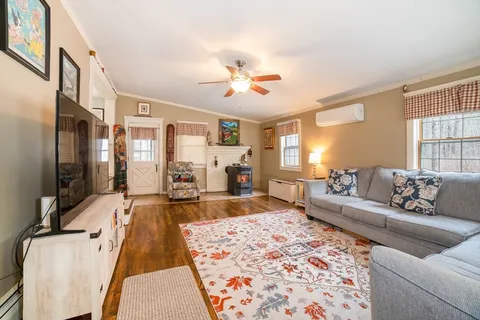 $425,000 | 193 Page Street, Lunenburg, MA 01462