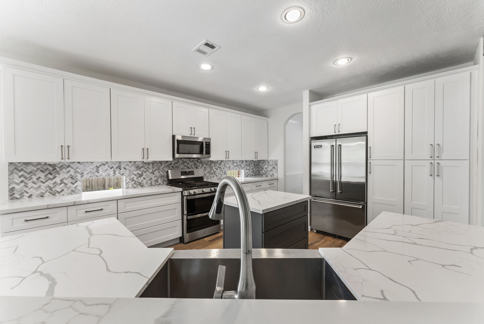 2 Granite Path Place Spring, TX 77389 - Photo 9 of 32
