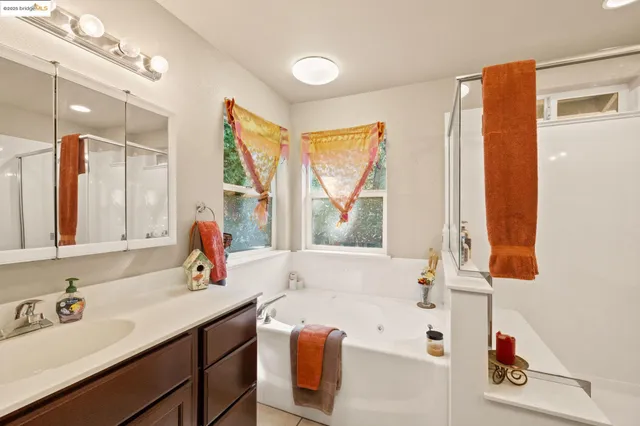 a view of livingroom with furniture and windows