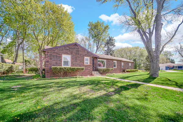$409,999 | 547 Reese Avenue, Dundee, IL 60118