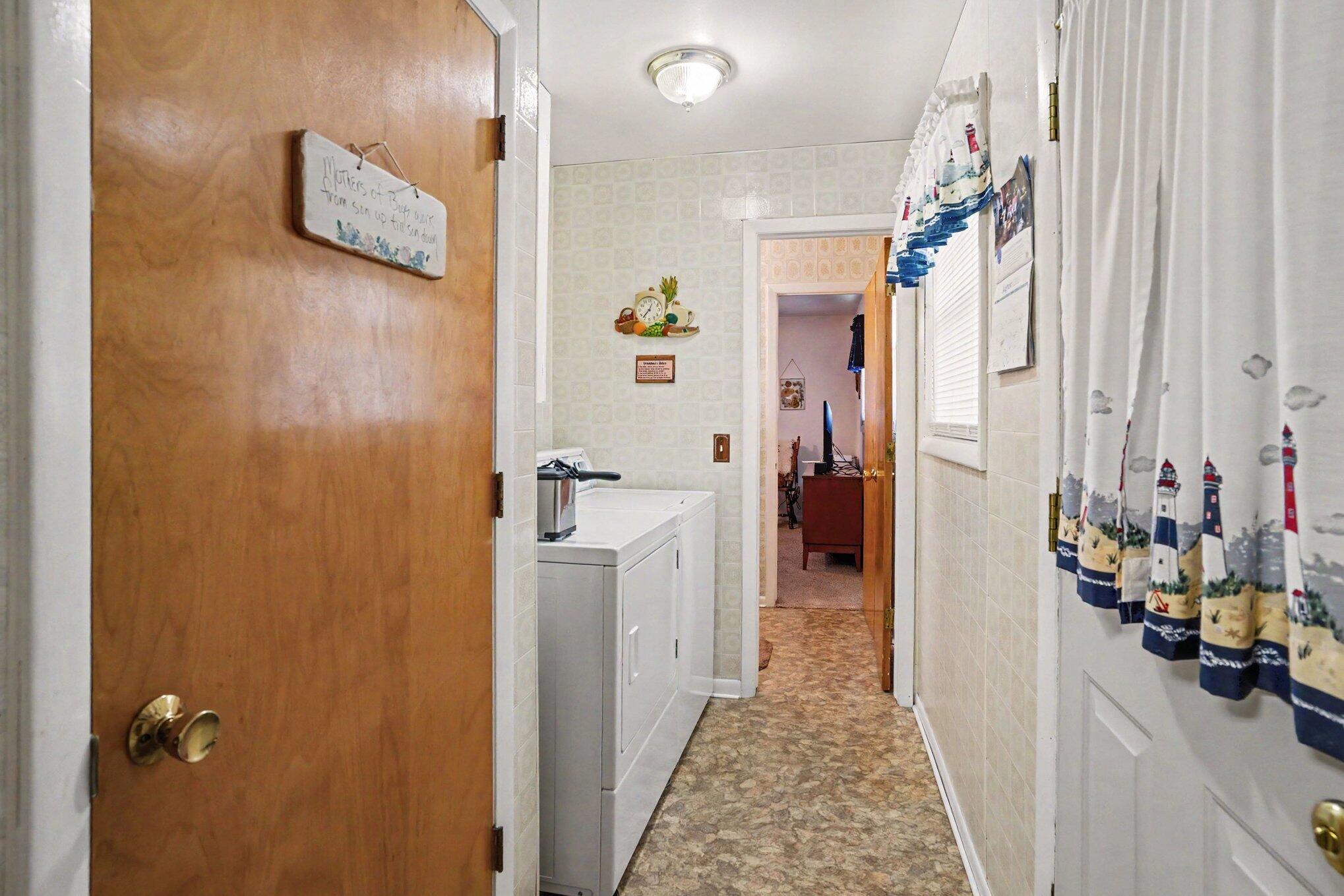 6750 South Bliss Road Middleton, MI 48856 - Photo 11 of 28 011_file_2841