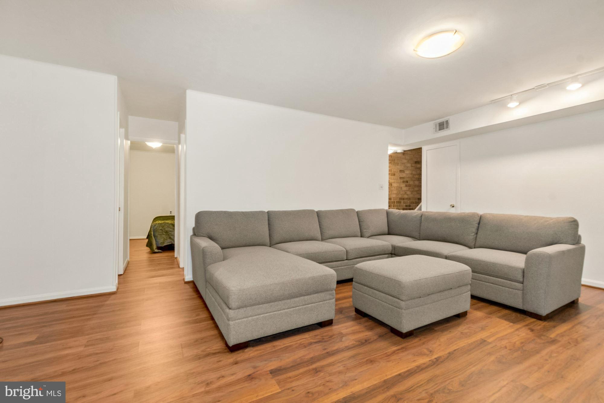 7929 Inverness Ridge Road Potomac, MD 20854 - Photo 8 of 45