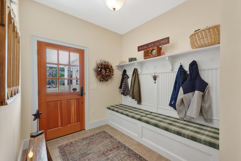 9 Deer Run Holyoke, MA 01040 - Photo 13 of 42