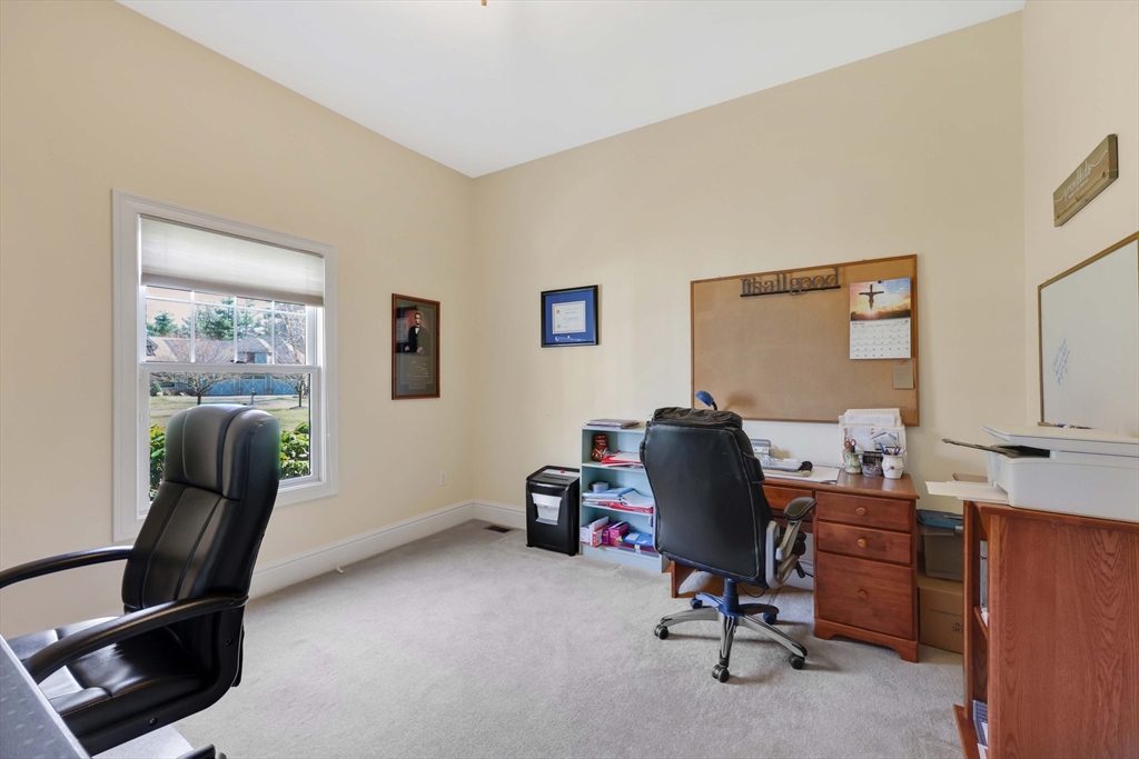 9 Deer Run Holyoke, MA 01040 - Photo 15 of 42