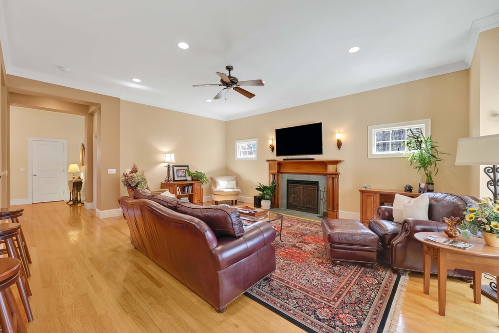 9 Deer Run Holyoke, MA 01040 - Photo 16 of 42