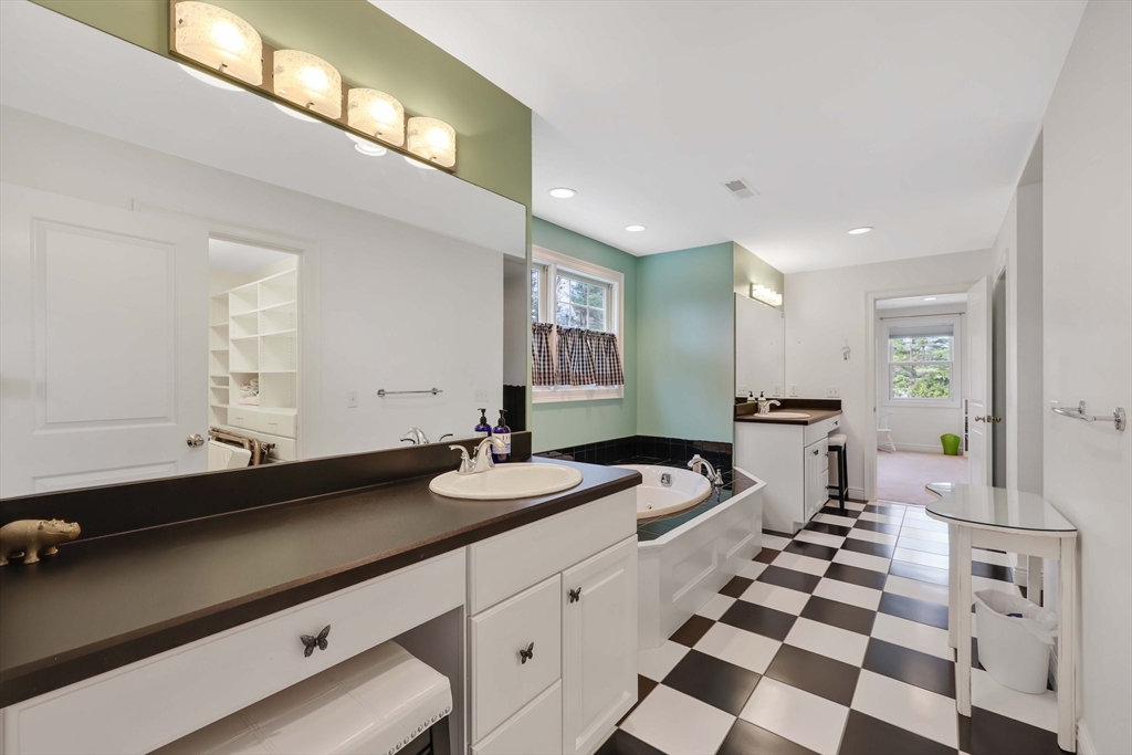 9 Deer Run Holyoke, MA 01040 - Photo 32 of 42