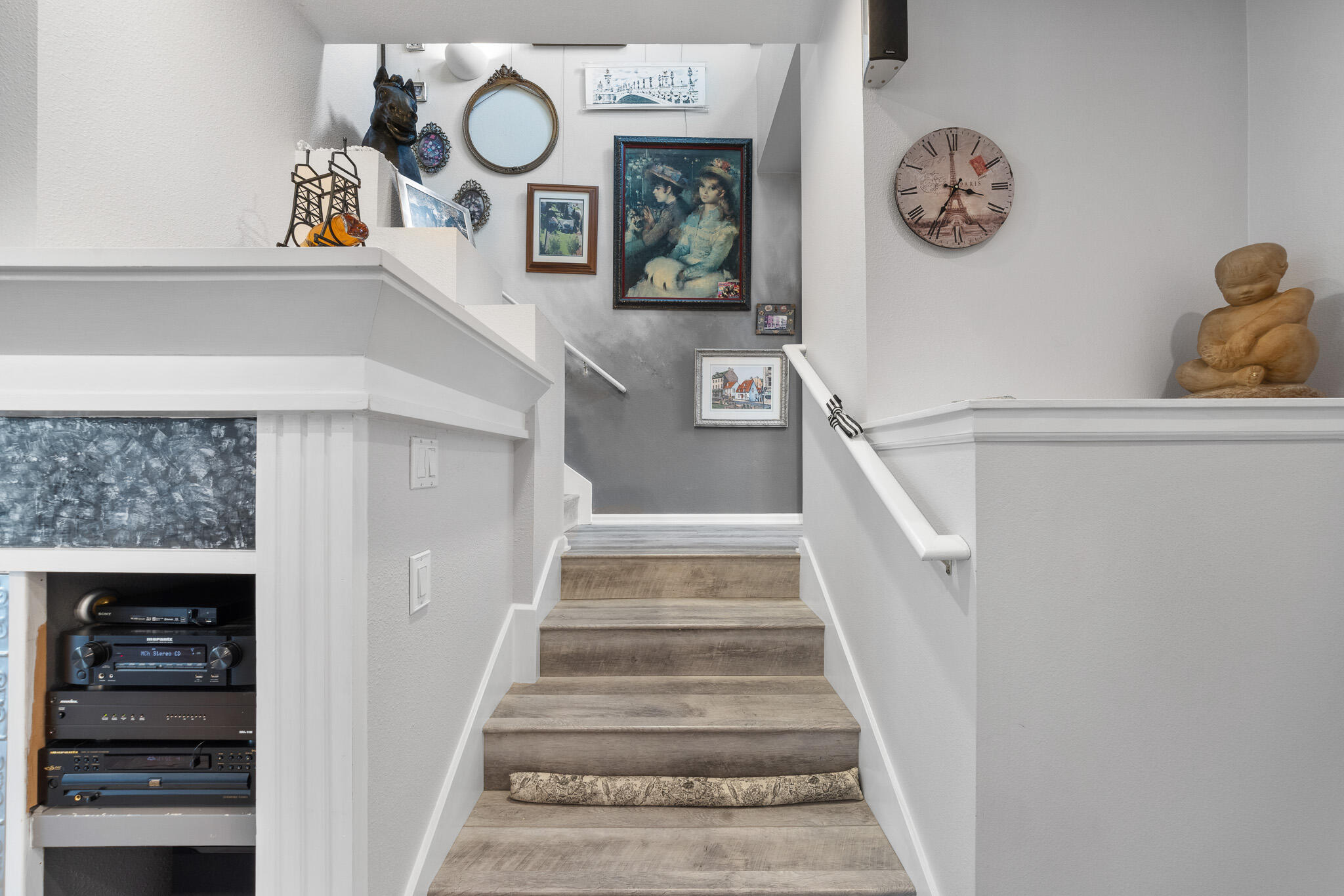 624 Southwest Hill Street Bend, OR 97702 - Photo 16 of 45 a view of entryway