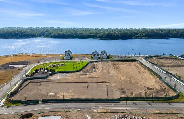 $496,280 | 141 East Pt Drive, Unit 308, Rumford, RI 02916