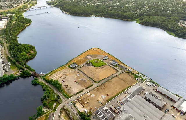 $496,280 | 141 East Pt Drive, Unit 308, Rumford, RI 02916