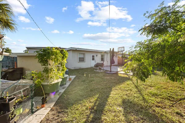 $397,000 | 430 West 25th Street, Riviera Beach, FL 33404