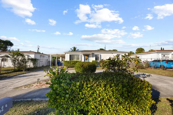 $397,000 | 430 West 25th Street, Riviera Beach, FL 33404