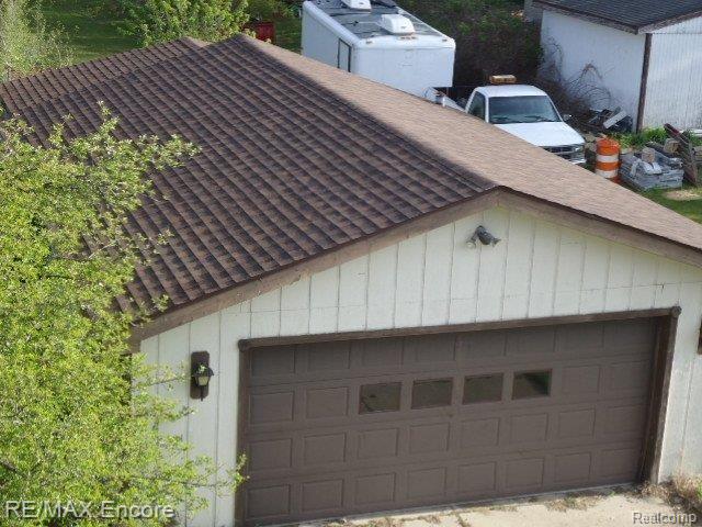 2670 Buckner Road Lake Orion, MI 48362 - Photo 6 of 9 garage