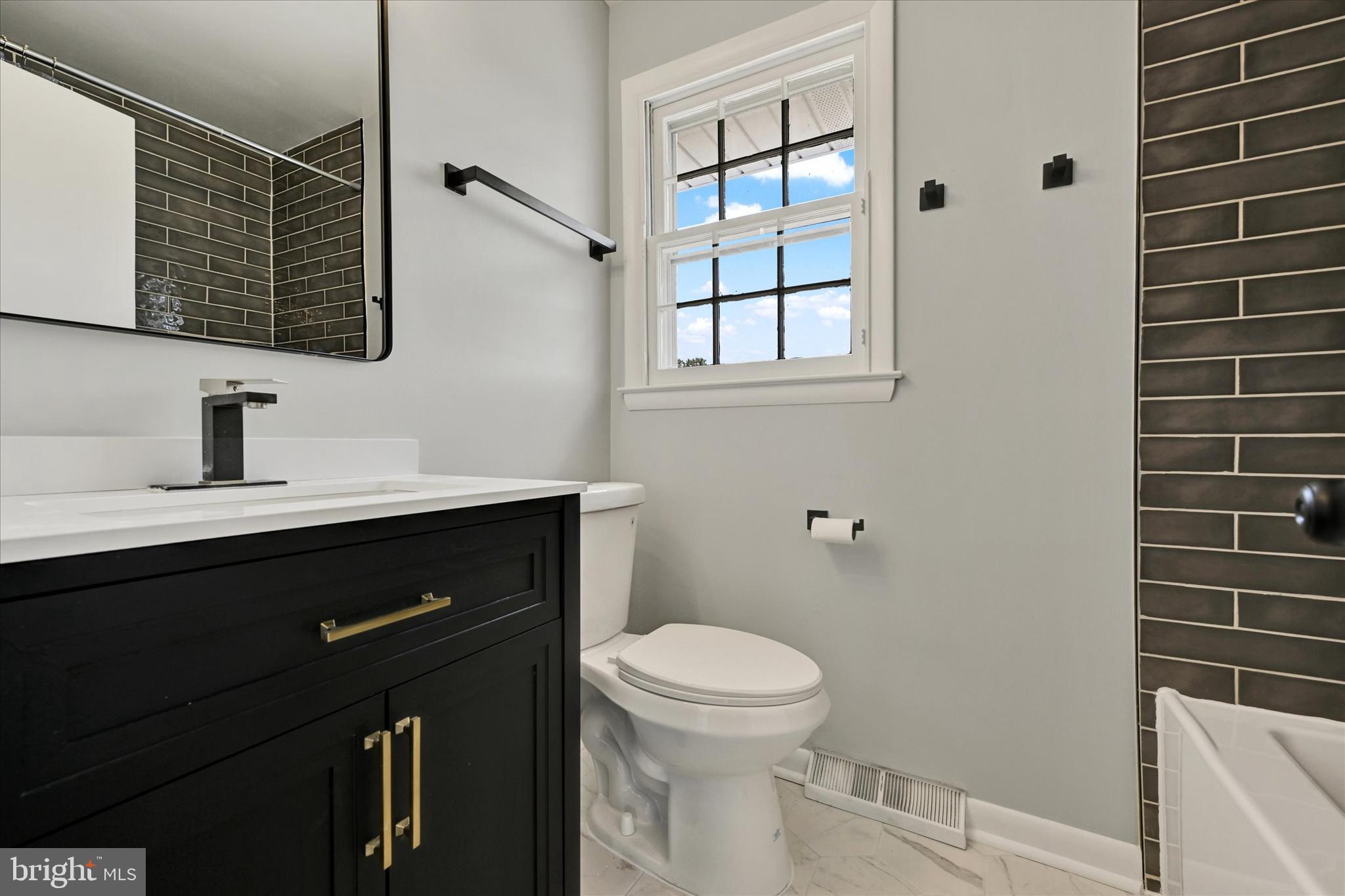 7105 River Drive Road Sparrows Point, MD 21219 - Photo 14 of 34