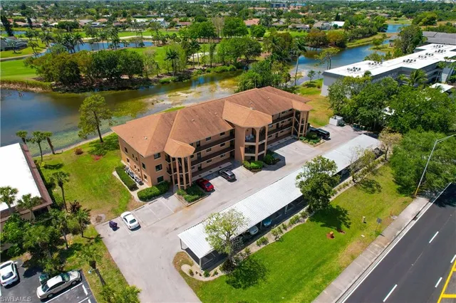 $1,900 | 5535 Rattlesnake Hammock Road, Unit 205, Naples, FL 34113