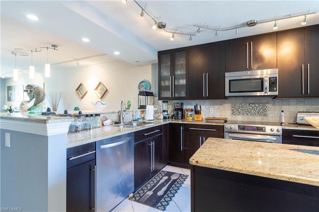 5535 Rattlesnake Hammock Road, Unit 205 Naples, FL 34113 - Photo 4 of 20