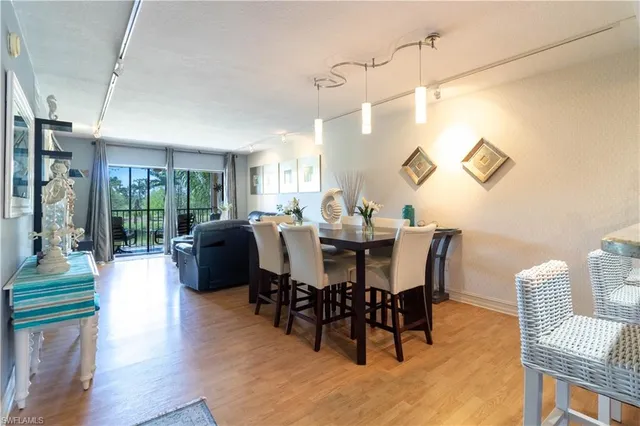 $1,900 | 5535 Rattlesnake Hammock Road, Unit 205, Naples, FL 34113