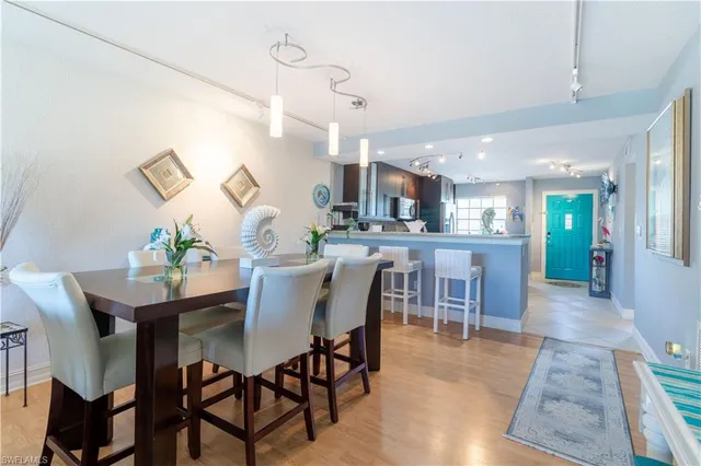 $1,900 | 5535 Rattlesnake Hammock Road, Unit 205, Naples, FL 34113