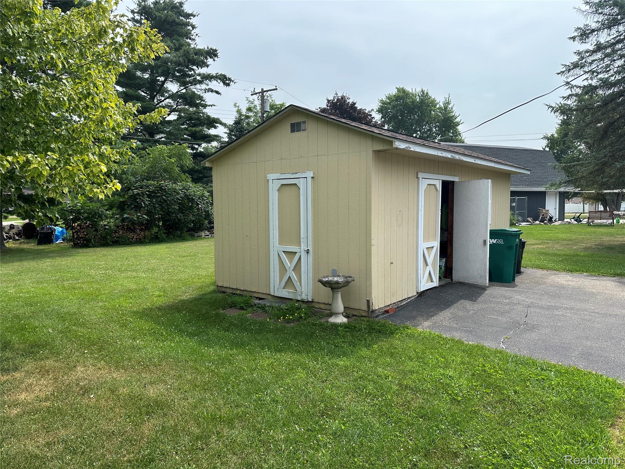 10350 Davisburg Road Davisburg, MI 48350 - Photo 13 of 29 Oversized Shed at Unit A