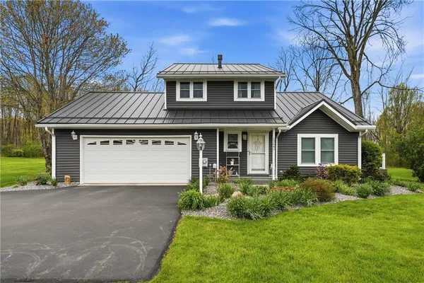 $334,999 | 12641 Hickory Drive, Conneaut Lake, PA 16316