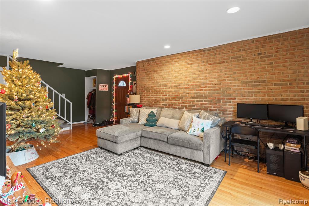5005 Crooks Road, Unit 34 Royal Oak, MI 48073 - Photo 7 of 29