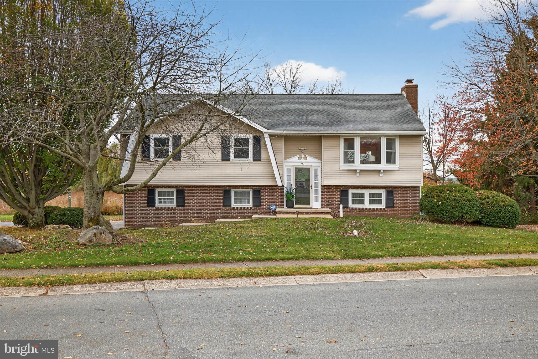 444 Biscayne Road Lancaster, PA 17601 - Photo 2 of 57 front view of house with a yard