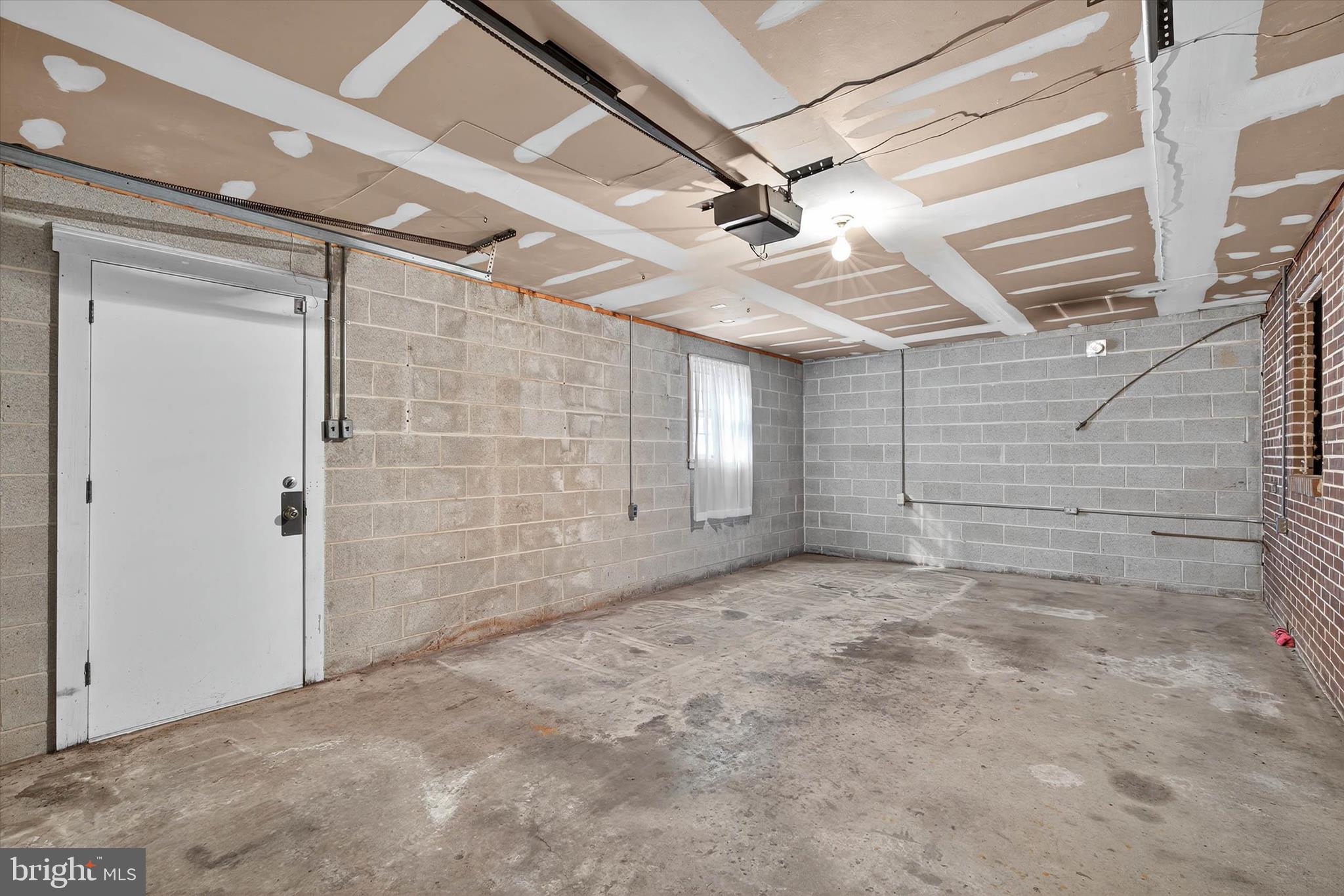 444 Biscayne Road Lancaster, PA 17601 - Photo 36 of 57 a view of an empty room