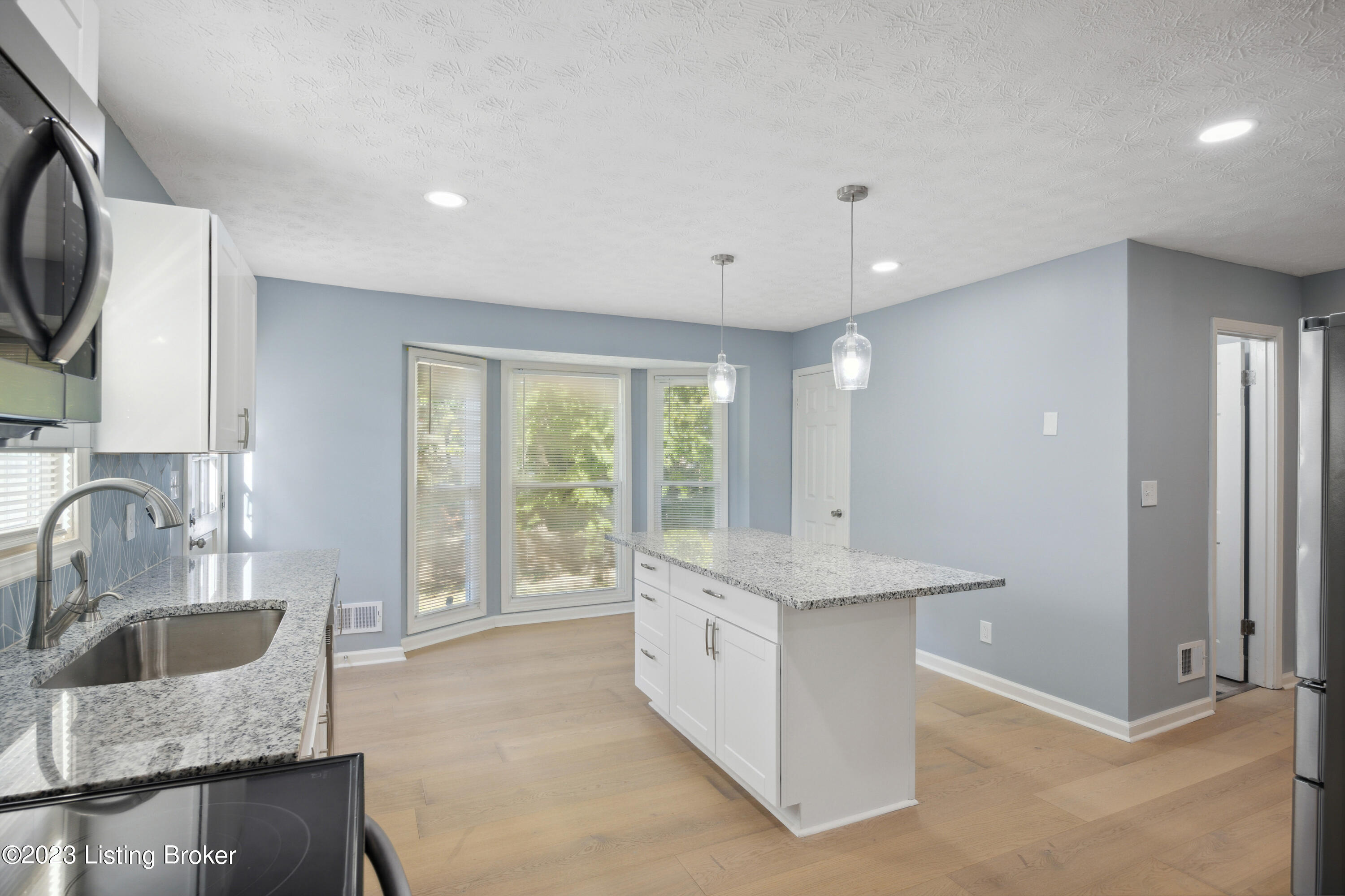 7604 Charron Road Louisville, KY 40220 - Photo 21 of 54 18
