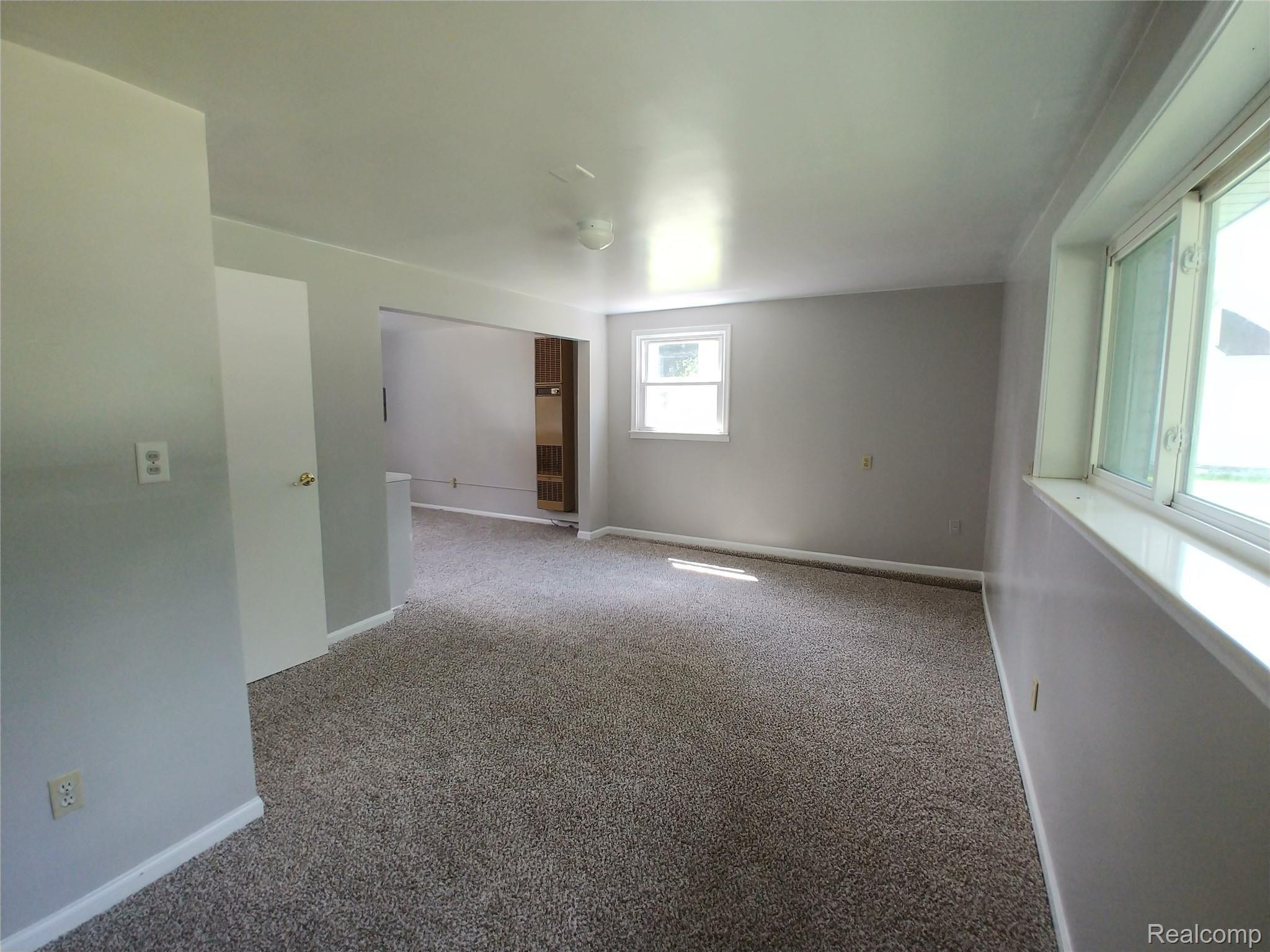 9211 Rucker Road Grosse Ile, MI 48138 - Photo 22 of 34 20190713_151548.jpg