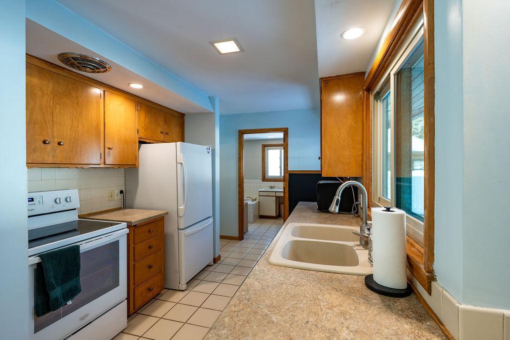 624 10th Street Southwest Willmar, MN 56201 - Photo 15 of 49