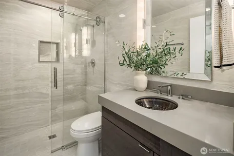 $1,325,000 | 11715 Northeast 105th Lane, Kirkland, WA 98033