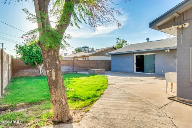 $3,200 | 211 East Geneva Drive, Tempe, AZ 85282