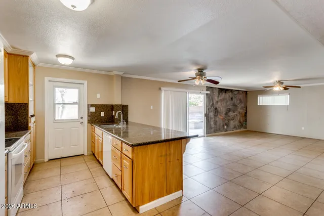 $3,200 | 211 East Geneva Drive, Tempe, AZ 85282