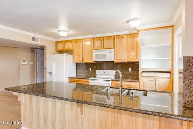 $3,200 | 211 East Geneva Drive, Tempe, AZ 85282