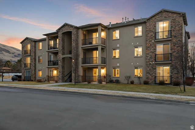 281 650 North, Unit B Centerville, UT 84014 - Photo 1 of 53