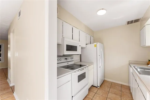 $215,000 | 6404 Park Avenue, Unit D4, Atlanta, GA 30342