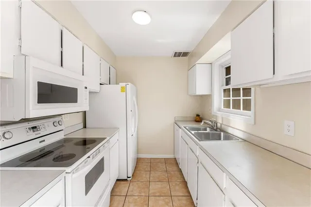 $215,000 | 6404 Park Avenue, Unit D4, Atlanta, GA 30342