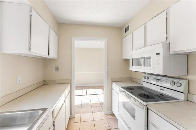 $215,000 | 6404 Park Avenue, Unit D4, Atlanta, GA 30342