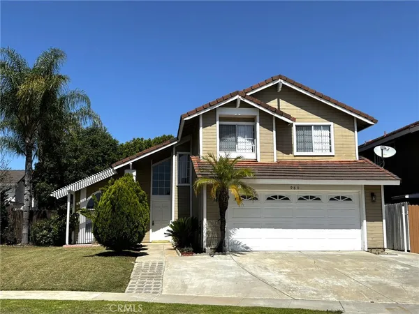 $3,300 | 980 Tufts Circle, Corona, CA 92878