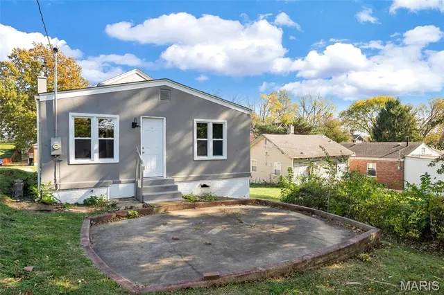 $185,000 | 1243 Fairview Avenue, St. Louis, MO 63130