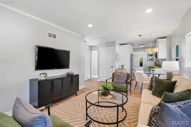 $185,000 | 1243 Fairview Avenue, St. Louis, MO 63130