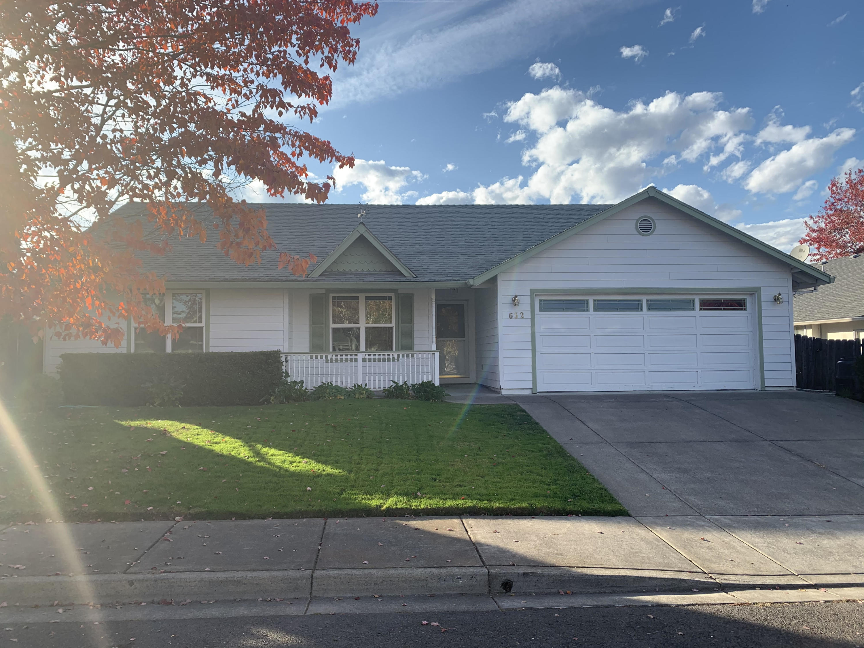 652 Benjamin Way Phoenix, OR 97535 - Photo 1 of 1 Front of Home