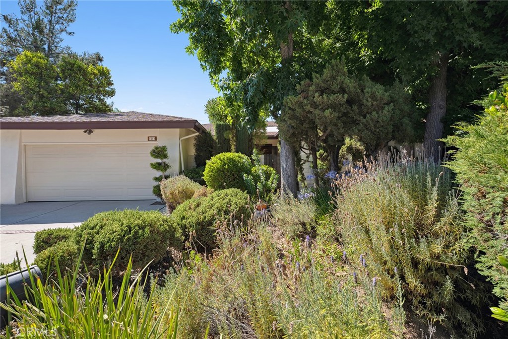 4241 Kingfisher Road Calabasas, CA 91302 - Photo 2 of 31