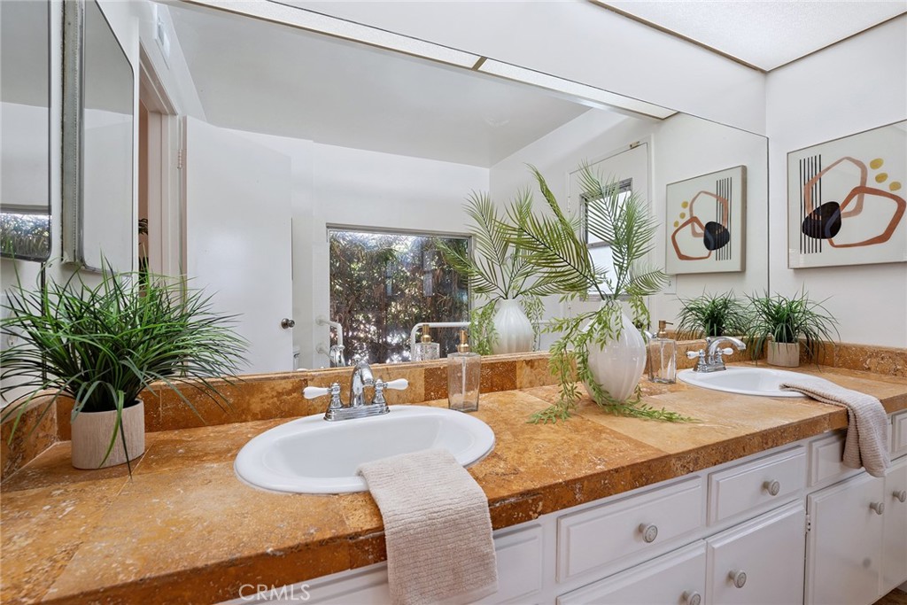 4241 Kingfisher Road Calabasas, CA 91302 - Photo 24 of 31