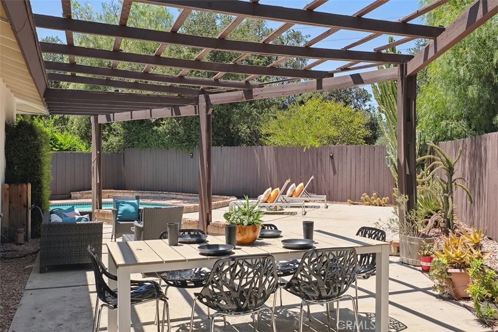 4241 Kingfisher Road Calabasas, CA 91302 - Photo 25 of 31