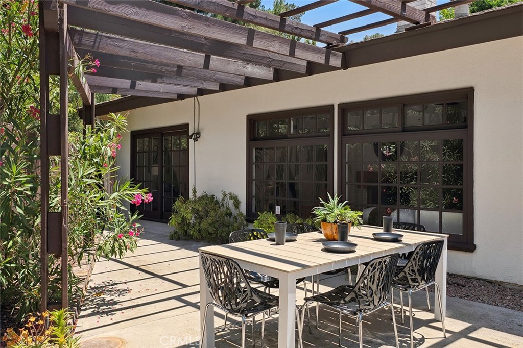 4241 Kingfisher Road Calabasas, CA 91302 - Photo 26 of 31