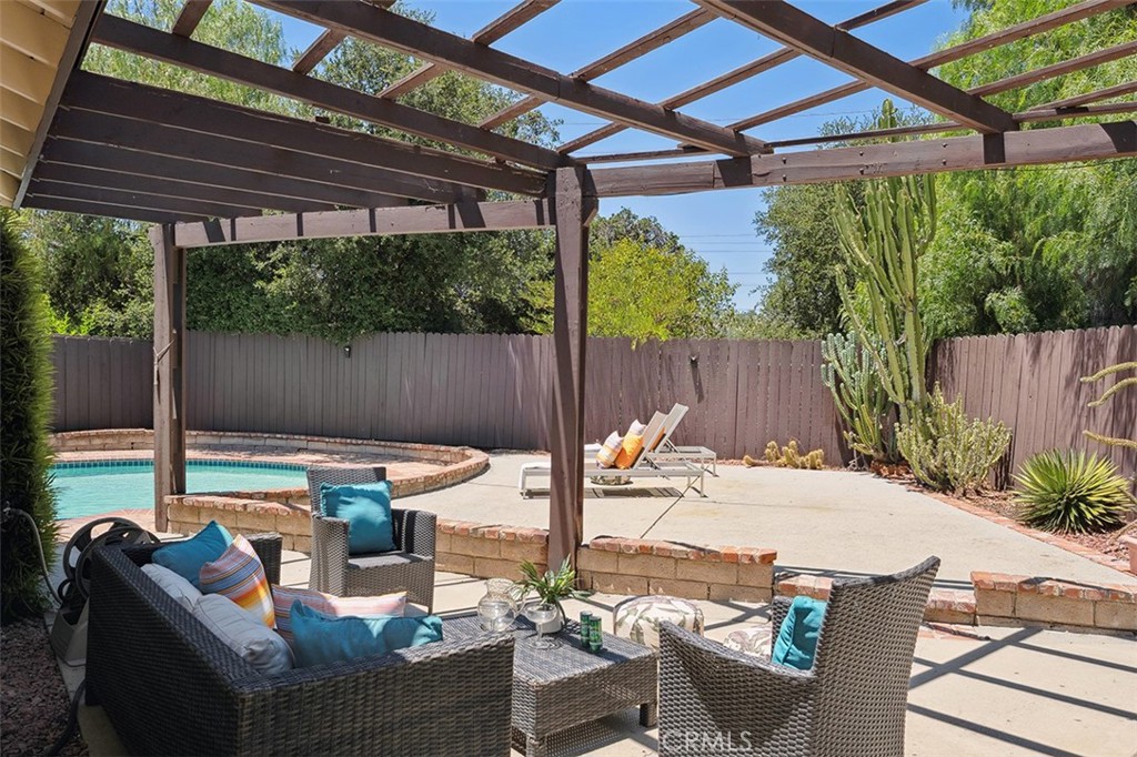 4241 Kingfisher Road Calabasas, CA 91302 - Photo 27 of 31