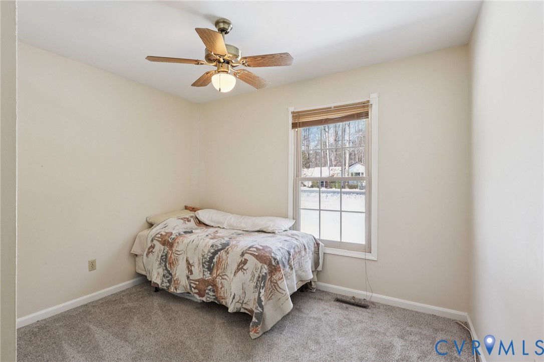 655 Holly Corner Road Fredericksburg, VA 22406 - Photo 20 of 38